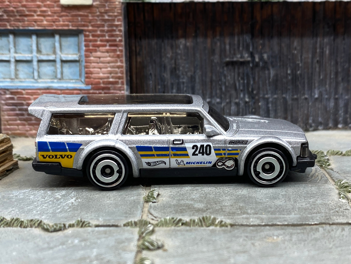 Loose Hot Wheels - Volvo 240 Drift Wagon - Silver