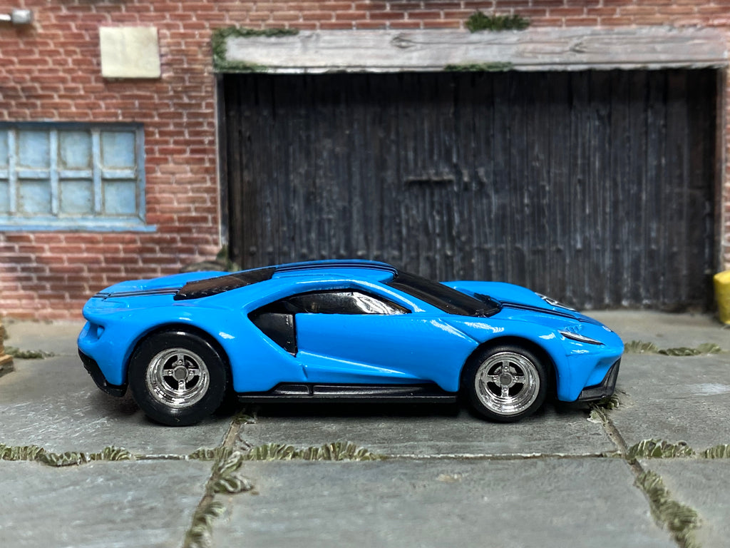 Custom Hot Wheels - 2017 Ford GT - Blue and Black - Chrome Mag Wheels - Rubber Tires