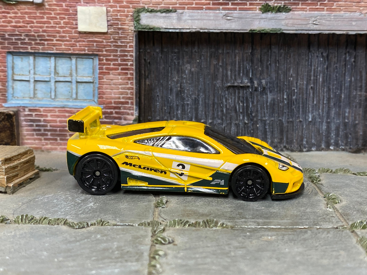 Loose Hot Wheels - McLaren F1 GTR - Yellow #3 Race Livery
