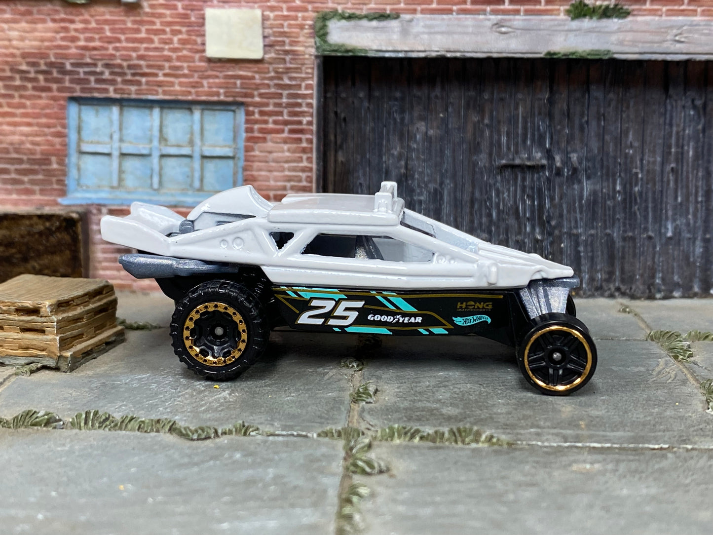 Loose Hot Wheels - "Dune it up" Dune Buggy Sand Rail - White, Black and Green