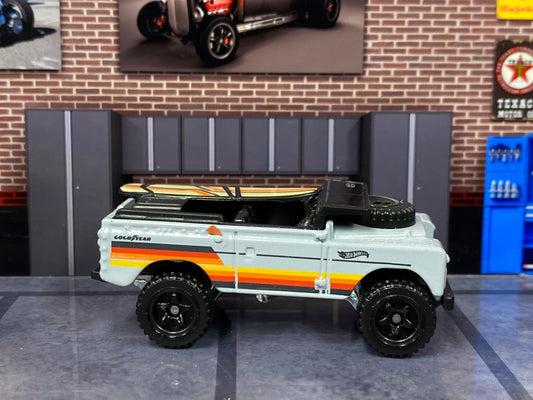 Loose Hot Wheels - Land Rover Series II - Gray