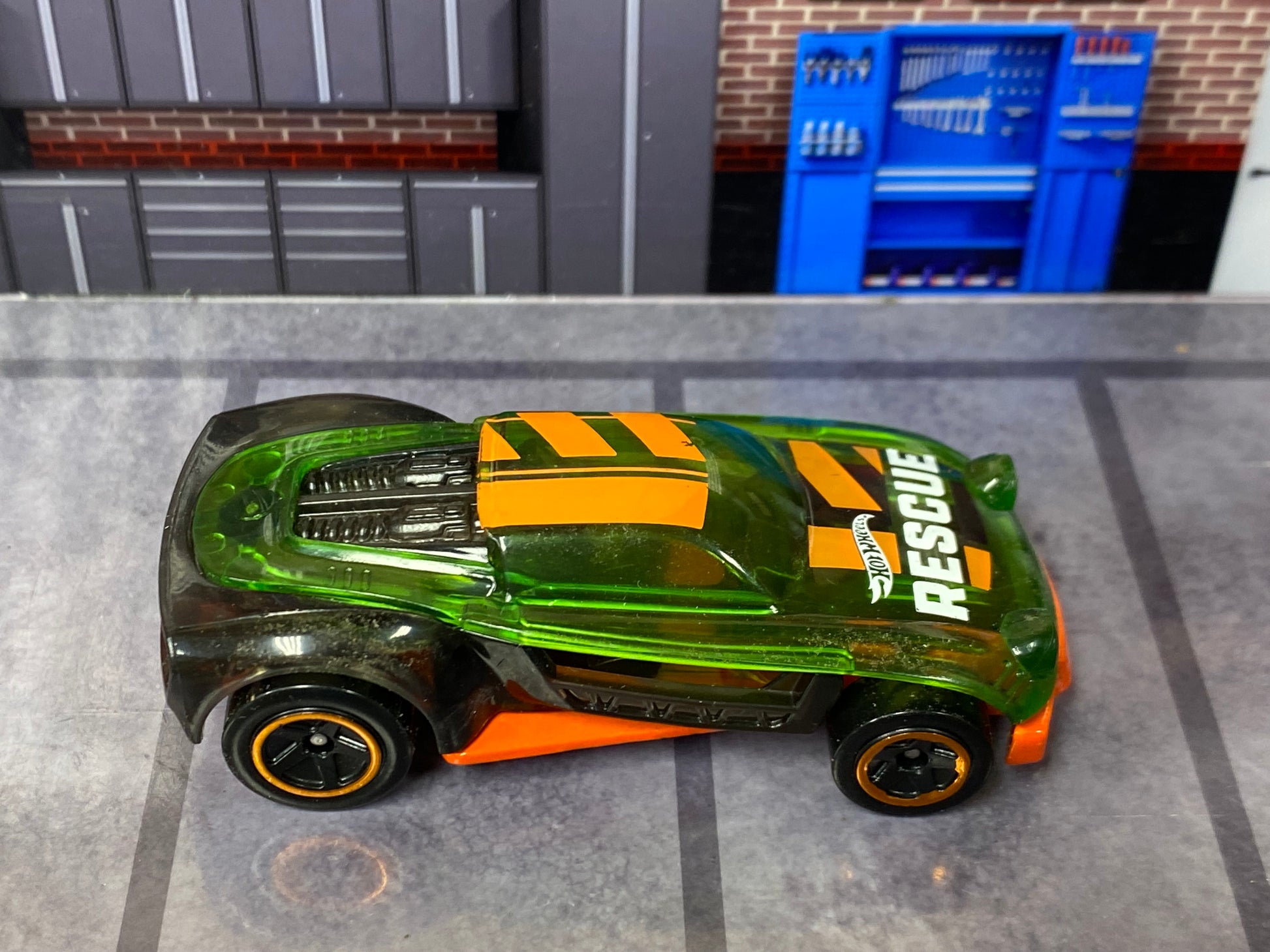 Loose Hot Wheels - Lightnin Bug - Green and Orange Rescue