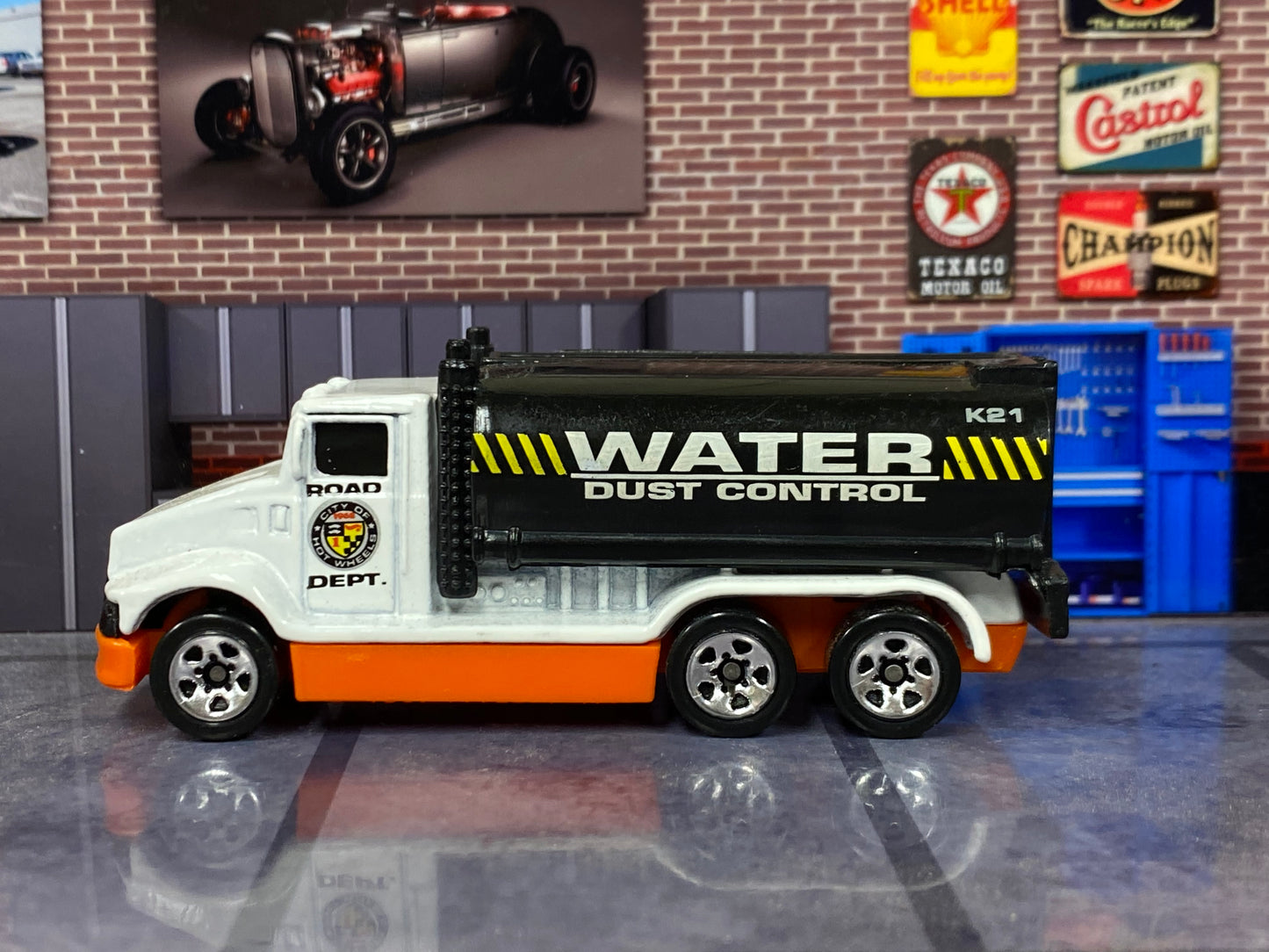 Loose Hot Wheels - Water Department Water Tanker (1991) - White, Orange and Black
