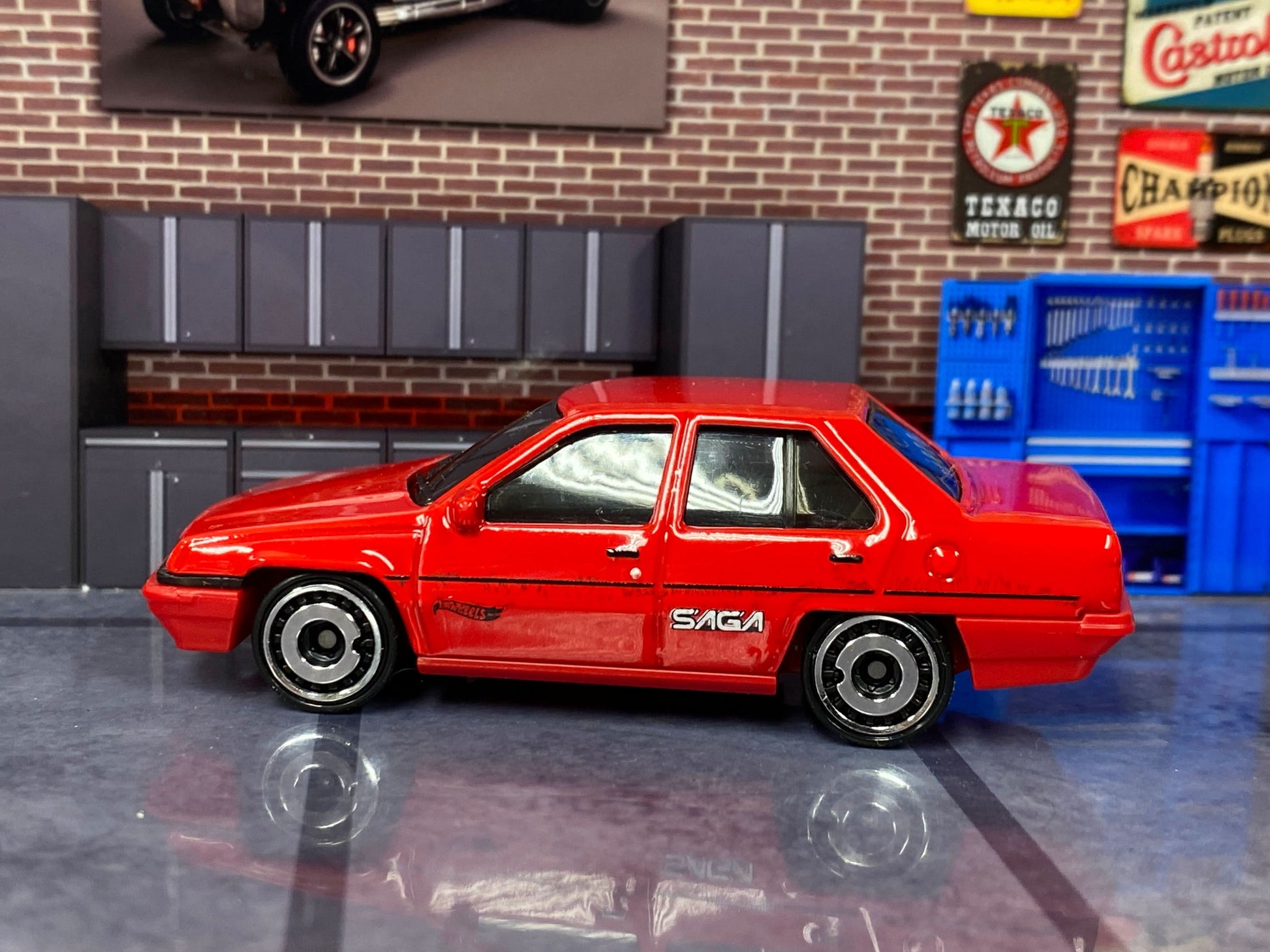 Loose Hot Wheels - Proton Saga - Red