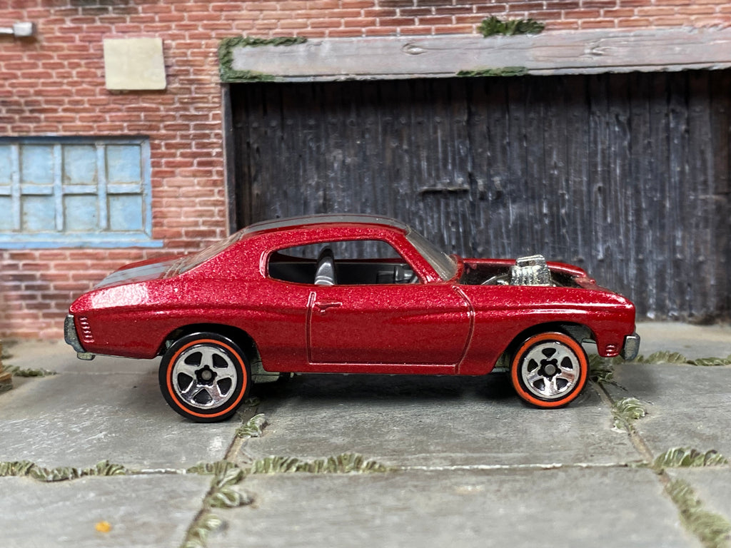 Loose Hot Wheels - 1970 Chevy Chevelle SS - Red and Silver