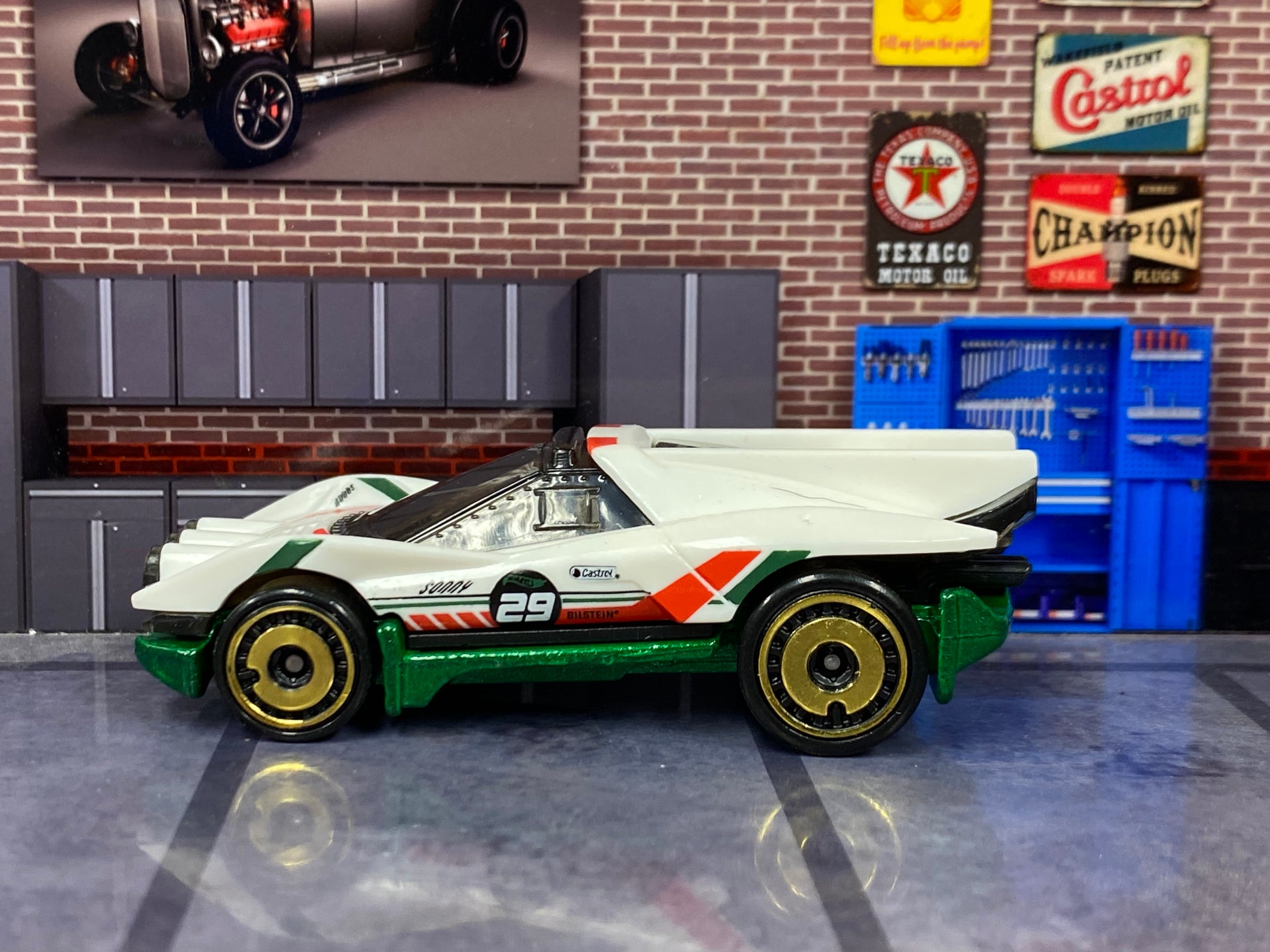 Loose Hot Wheels - Rally Speciale- White, Green and Red