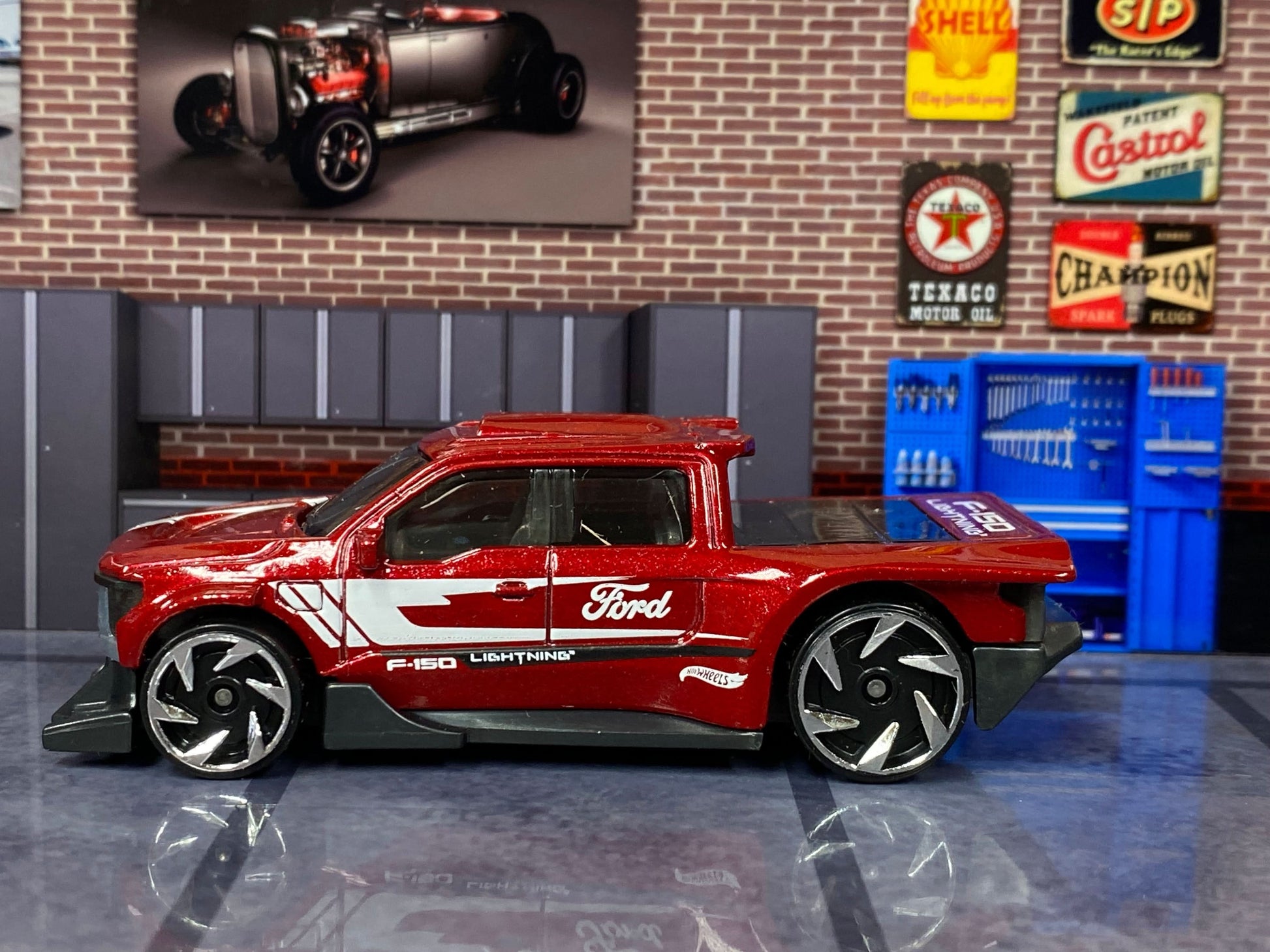 Loose Hot Wheels - Ford F-150 Lightning - Red and White Ford Livery