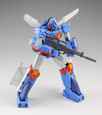 Hasegawa CW26 / 64526, articulated assembled sample holding rifle in both hands