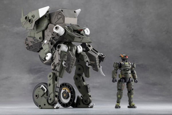 Kotobukiya HG149, front view of VT1 and included Warmage-type Governor