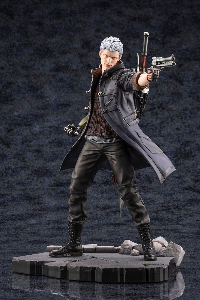 Kotobukiya PV285, full view of Nero aiming Blue Rose