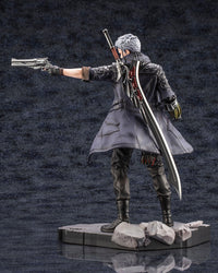 Kotobukiya PV285, rear three-quarter view with Red Queen sword