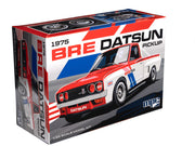 MPC1029 1975 Datsun Pickup BRE 1/25 model kit box front quarter view