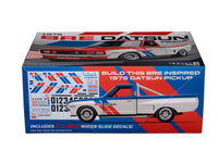 MPC1029 1975 Datsun Pickup BRE model kit package side view