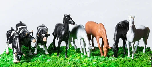 Rock Island Hobby RIH061301 O Scale Cows and Horses — exact product view