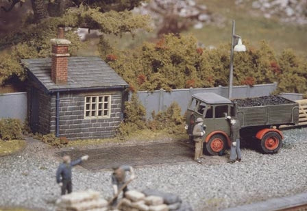 Ratio HO 524 Weighbridge and Hut Kit — exact product view