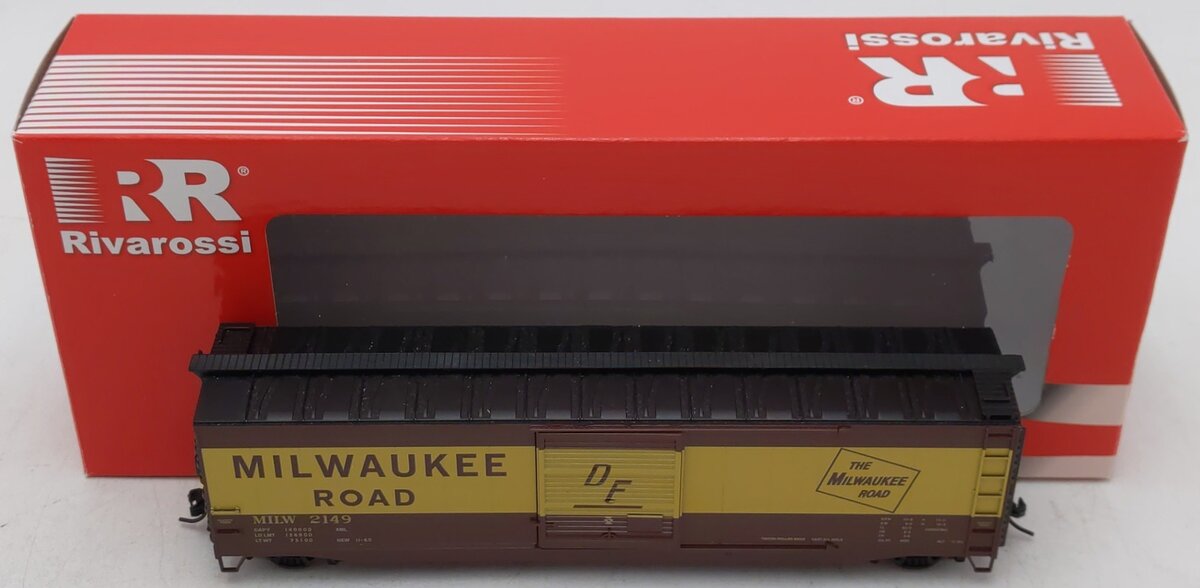 Rivarossi HR6584D: exact Milwaukee Road #2149 boxcar beside its retail box
