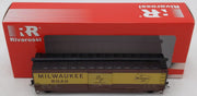 Rivarossi HR6584D: exact Milwaukee Road #2149 boxcar beside its retail box
