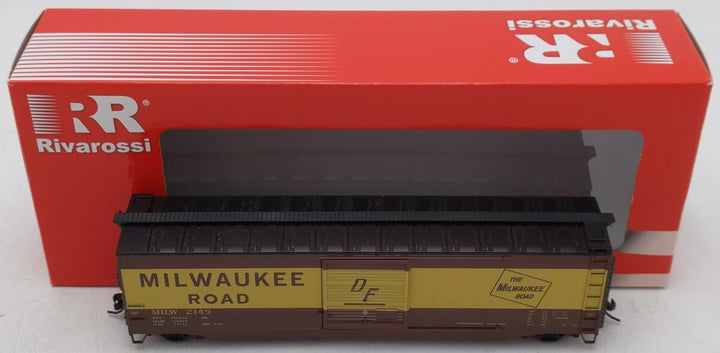 Rivarossi HR6584D: exact Milwaukee Road #2149 boxcar beside its retail box