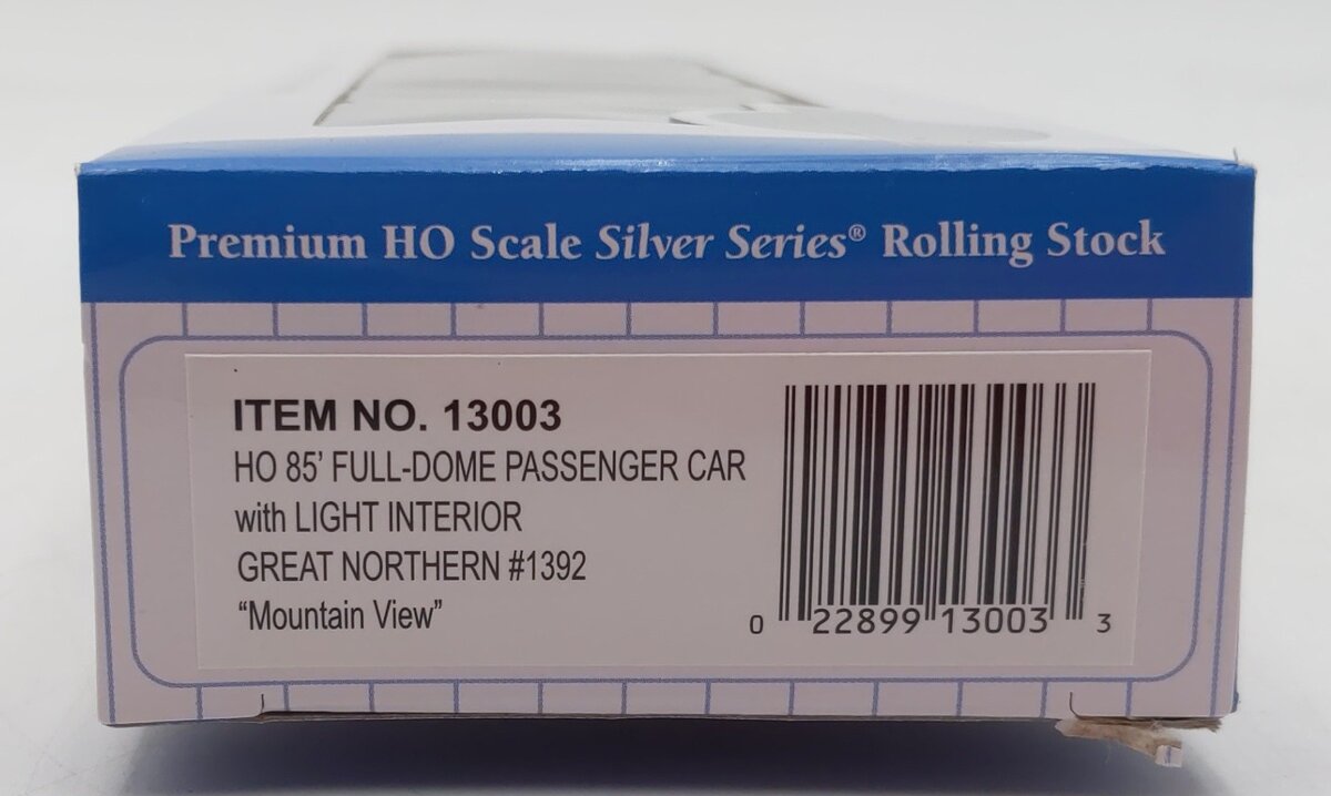 Bachmann HO Scale Great Northern 1392 Mountain View Budd Full Dome - additional angle
