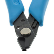 Close-up of the Xuron 691 double flush cutting head