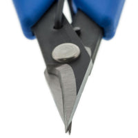 Close-up of the cutting blades on Xuron 9180 fiber scissors