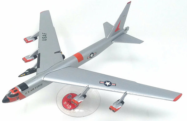 Atlantis B-52 Stratofortress with X-15 H273 assembled side view