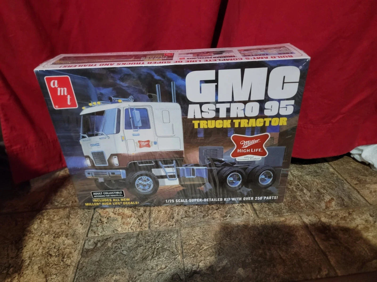 AMT1230 GMC Astro 95 Miller exact product image 1
