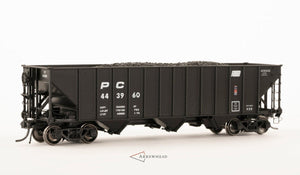 Arrowhead Models AHM10112 Penn Central Committee Design Hopper #443878 HO scale side view