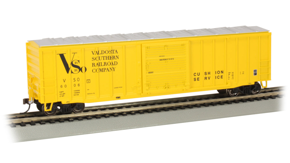 Bachmann HO 50-Foot Outside-Braced Boxcar with Flashing EOT - Valdosta Southern #6006– product image