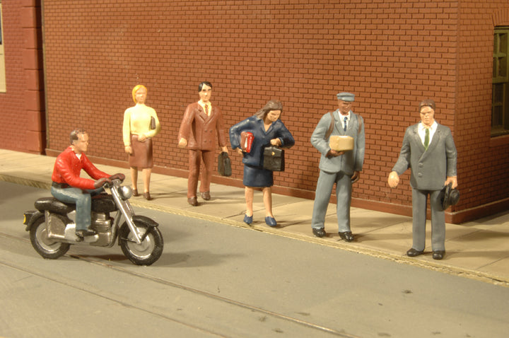 City People with Motorcycle - HO Scale - Bachmann 33101