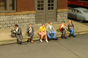 Seated Platform Passengers - O Scale - Bachmann 33161