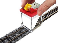 Bachmann Proses 39019 N Scale Ballast Gluer/Fixer applying glue to model railroad ballast