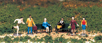 People at Leisure (HO Scale) - Bachmann 42339