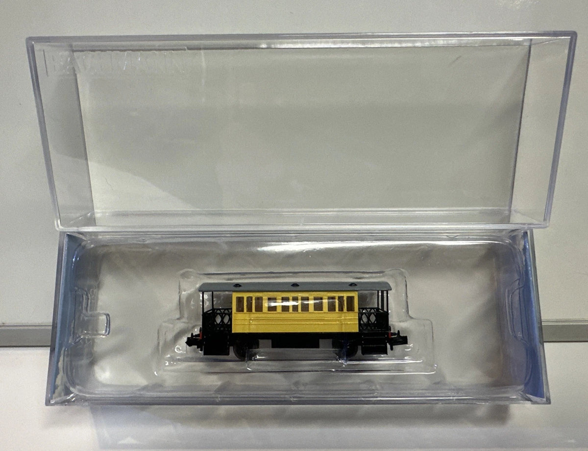 Bachmann 76088 N scale Thomas & Friends Hannah Coach package view