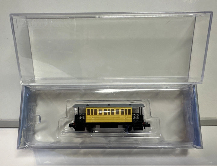 Bachmann 76088 N scale Thomas & Friends Hannah Coach package view