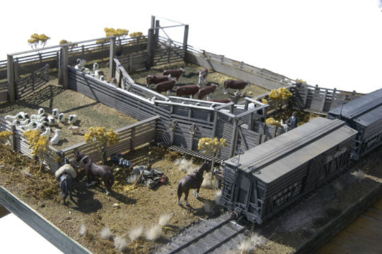 Banta Modelworks 2022 HO stock pens kit, assembled example; animals, figures, train, scenery and short far-right chute excluded