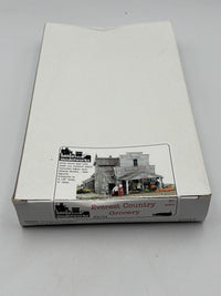 Banta Modelworks 2134 Everest Country Store HO scale kit, labeled packaging example.