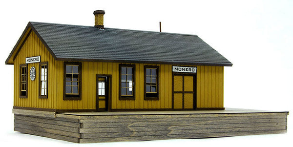 Banta Modelworks 2137 HO scale Monero Depot kit, assembled and painted station with platform.