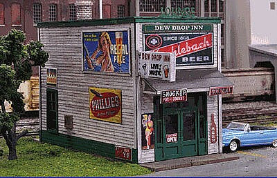 Blair Line 1008 N Scale Green Door Lounge