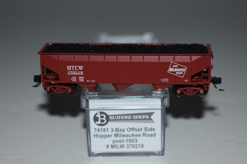 Bluford Shops 74181 N Scale Milwaukee Road 3-bay offset side hopper #370218