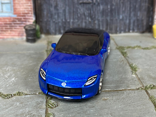 Custom Hot Wheels - 2023 Nissan Z - Blue - Chrome Track Wheels - DUNLOP Rubber Tires