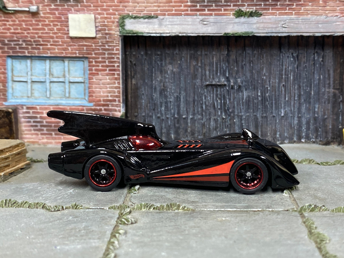 Custom Hot Wheels Batman Forever Batmobile – Black/Red – Black Wheels – Rubber Tires – side view