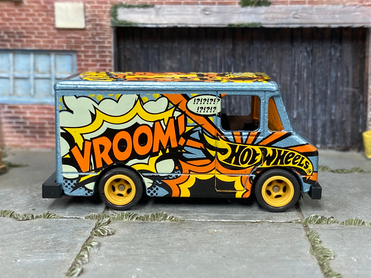 Custom Hot Wheels Combat Medic – VROOM Comic – Gold Wheels – Rubber Tires – side view