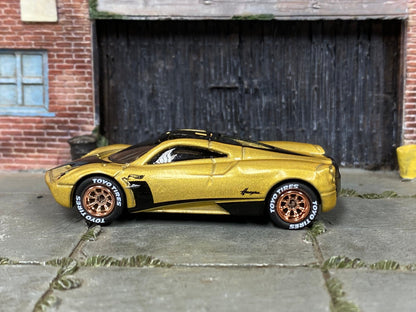 Custom Hot Wheels - Pagani Huayra Roadster - Gold - Rose Gold Track Wheels - Toyo Race Tires