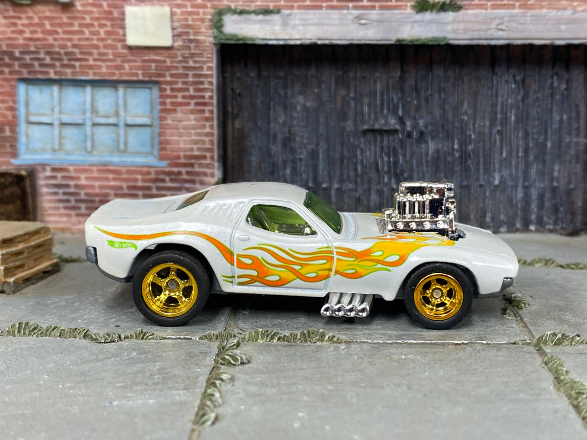 Custom Hot Wheels Rodger Dodger – White Flames – Gold Wheels – Rubber Tires – side view
