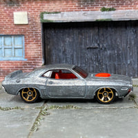 DIY Hot Wheels Car Kit - 1971 Dodge Challenger - Build Your Own Custom Hot Wheels!