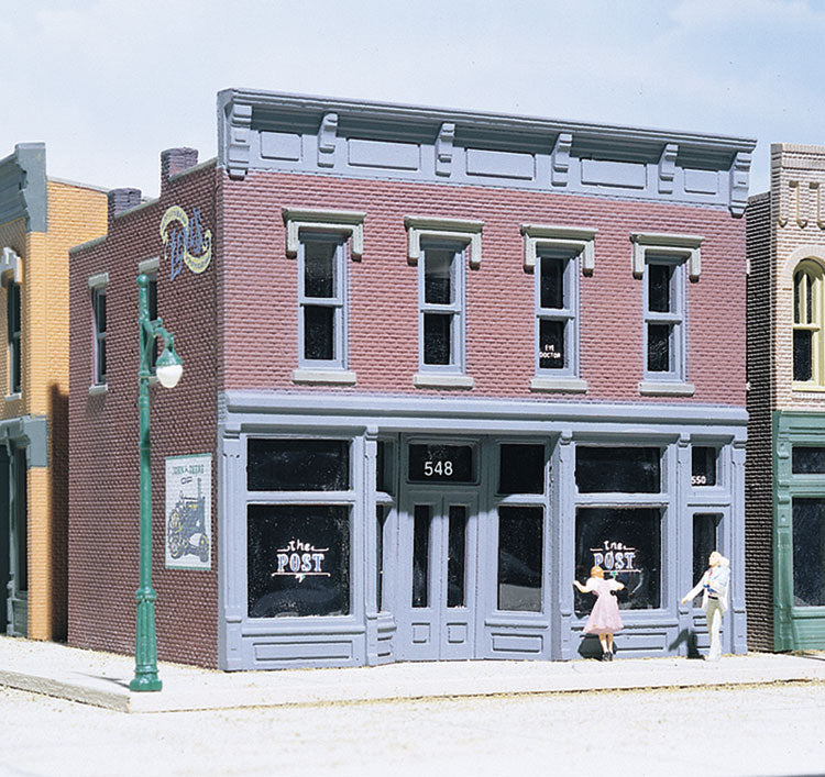 DPM 10200 Robert's Dry Goods HO kit shown assembled and painted; figures and surrounding scene not included