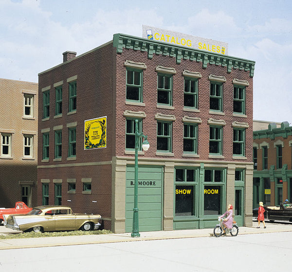 DPM 10400 B. Moore Catalog/Showroom HO scale building kit, assembled and painted example; vehicles, figures, street details and neighboring buildings not included.