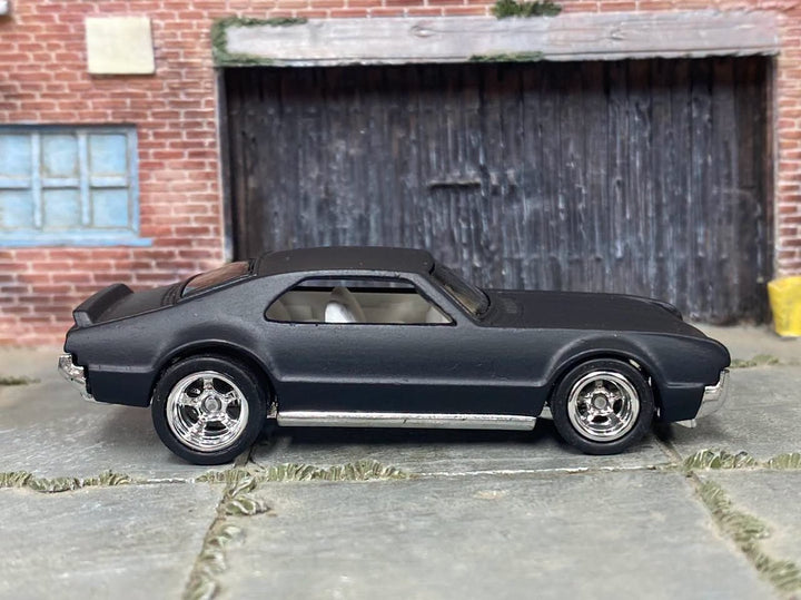 1966 Toronado Hot Wheels diecast actual item photo 1 of 4
