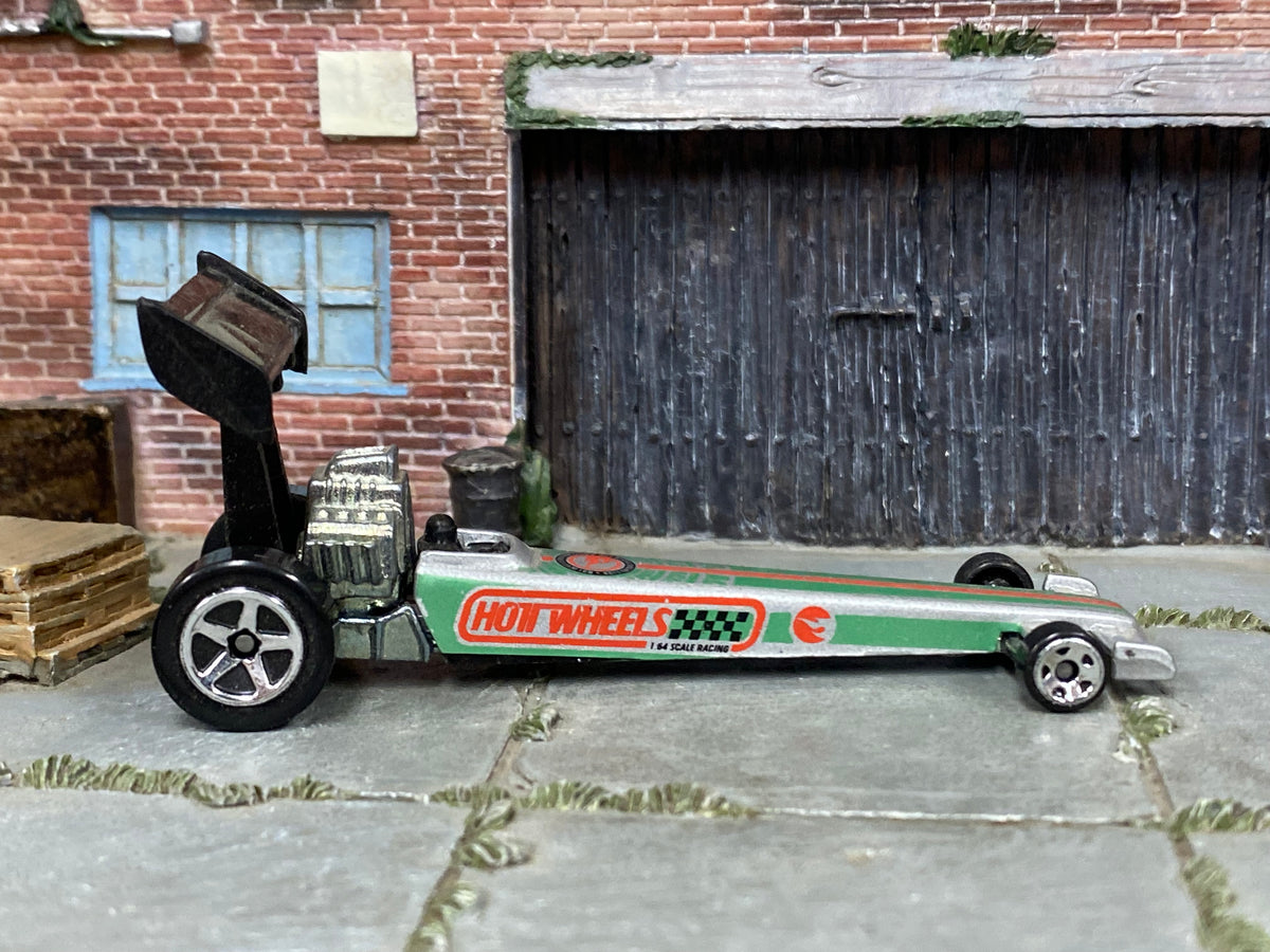 Hot Wheels 1994 Top Fuel Dragster silver green right-side view